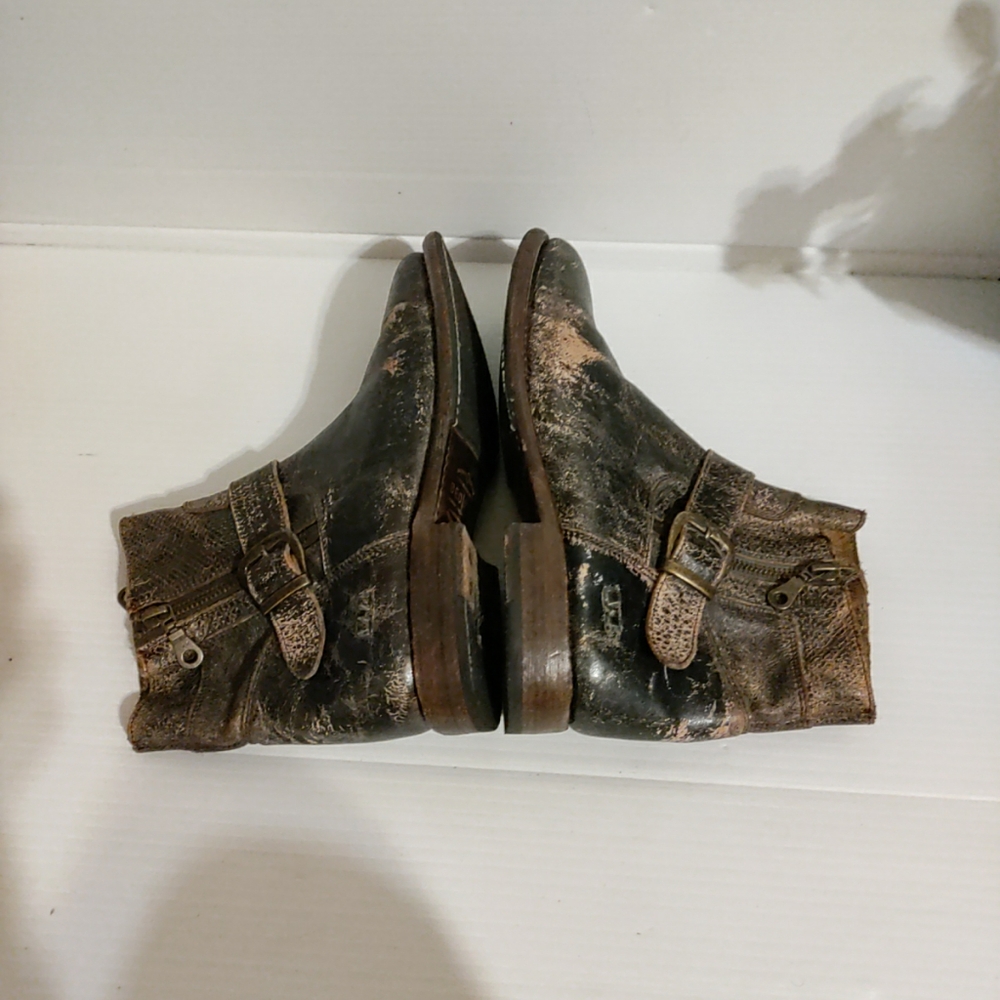 Bed Stu Black and Brown Leather Ankle Boots - Picture 6 of 12